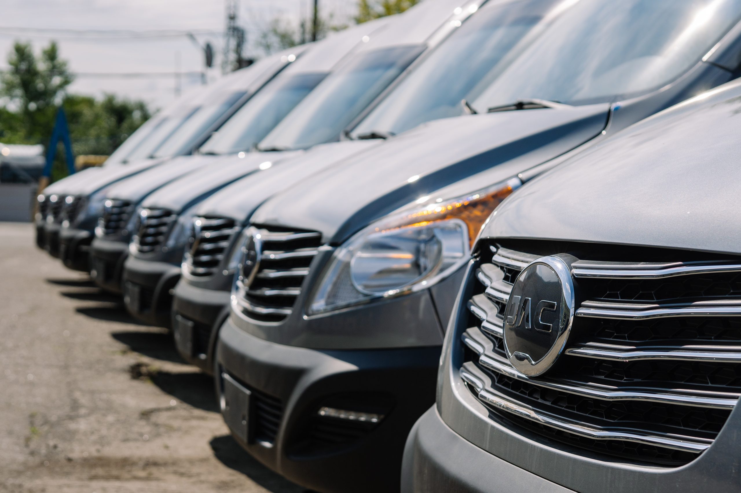Легкий комерційний транспорт JAC — в наявності на складі БУДШЛЯХМАШ